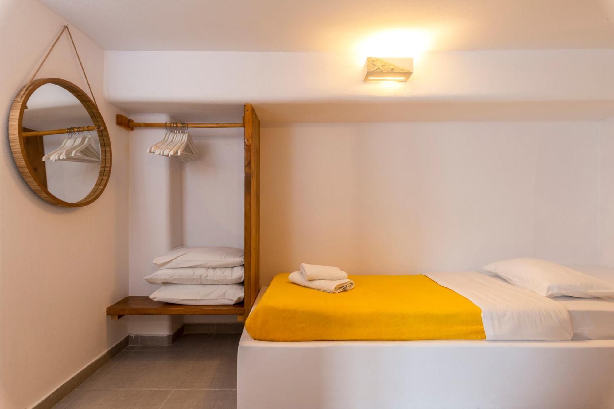 Artemoula's Studios Aparthotel